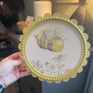 Hobby Lobby Yellow Bee Scalloped Frame